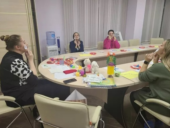 Мастер-класс для родителей "Играю и учусь с мамой" Мастер-класс для родителей "Играю и учусь с мамой".